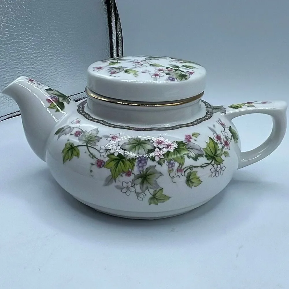 Andrea by Sadek teapot. Floral grapes.